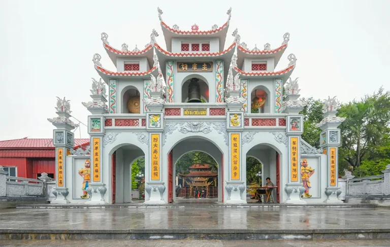 đền bà chúa kho